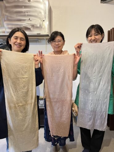 身の回りのもので草木染体験